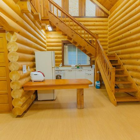 Jungmun Log Pension & Resort Seogwipo Esterno foto