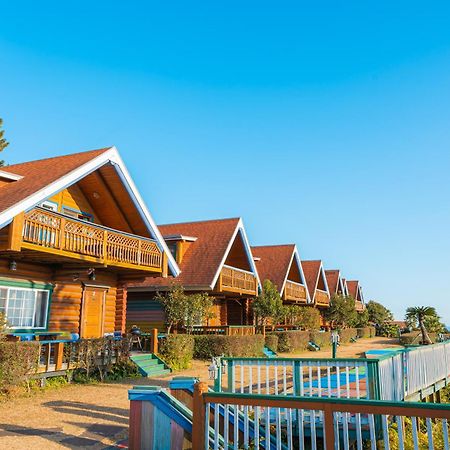 Jungmun Log Pension & Resort Seogwipo Esterno foto