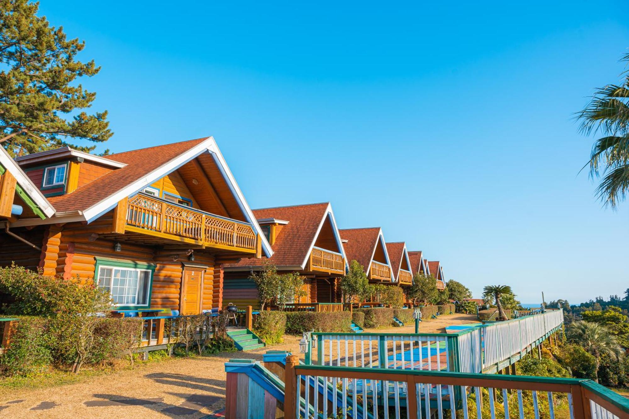 Jungmun Log Pension & Resort Seogwipo Esterno foto