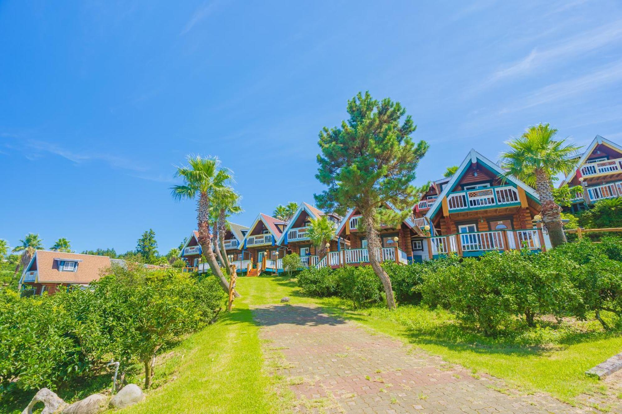 Jungmun Log Pension & Resort Seogwipo Esterno foto