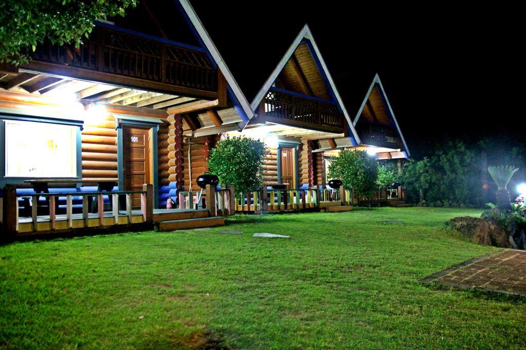 Jungmun Log Pension & Resort Seogwipo Esterno foto