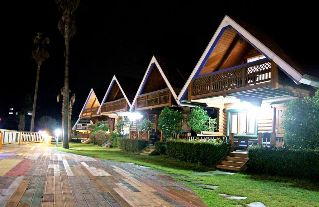 Jungmun Log Pension & Resort Seogwipo Esterno foto
