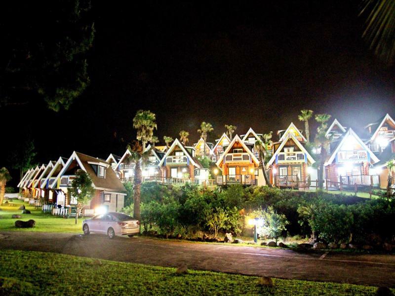 Jungmun Log Pension & Resort Seogwipo Esterno foto